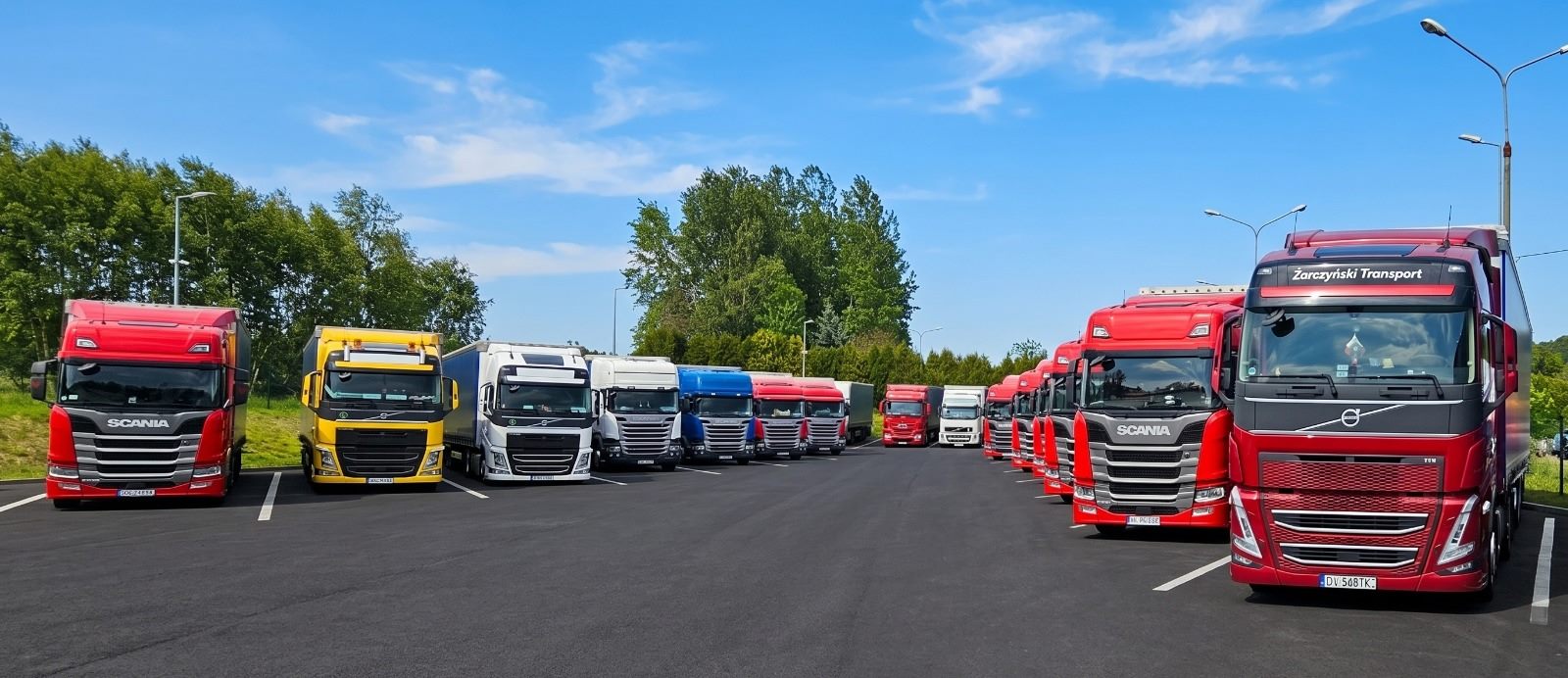 Cała flota Żarczyński Transport — ciężarówki Scania i Volvo gotowe do trasy